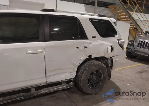 2022 Toyota 4Runner Sr5 z USA, uszkodzony, nr VIN JTEMU5JR8N6048961